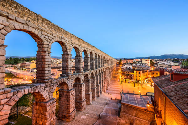 image of roman aqueducts that help for cooling