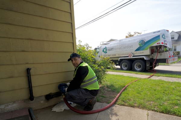 heating oil delivery by Hart Home Comfort